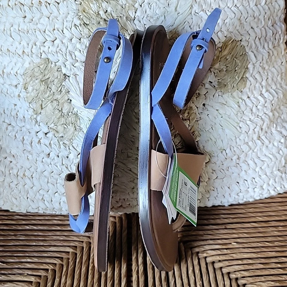 Sanuk Yoga Serena leather tan/blue sandals, size 6
